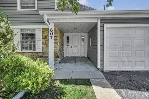 607 Berkley Court Schaumburg IL 60194
