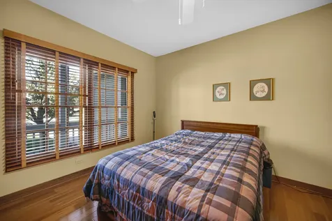 2161 Burnham Court Algonquin IL 60102