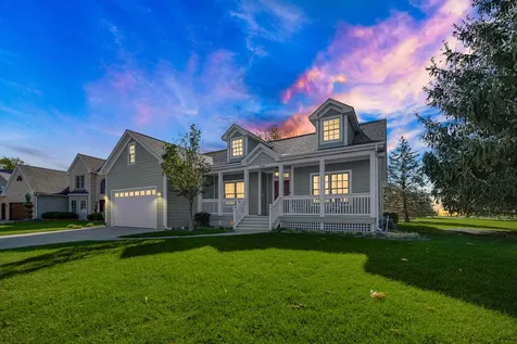 2161 Burnham Court Algonquin IL 60102