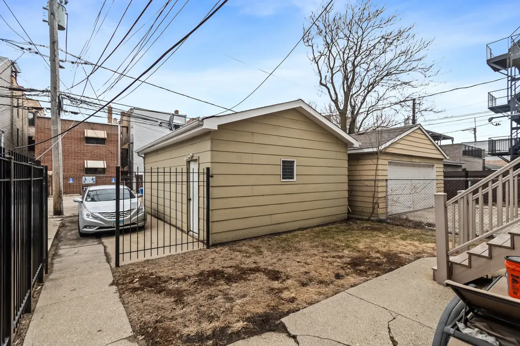 3732 North Racine Avenue Chicago IL 60613