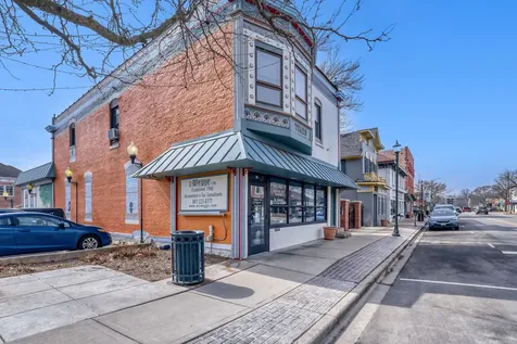 11 South Lake Street Grayslake IL 60030