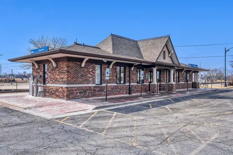 11 South Lake Street Grayslake IL 60030