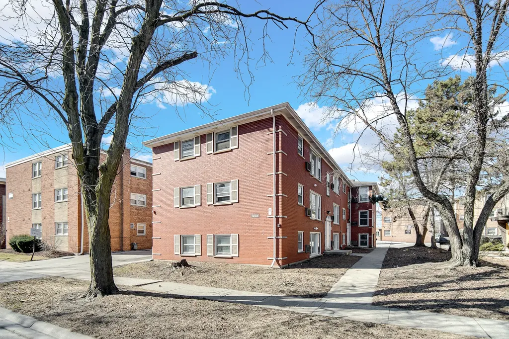 14132 South School Street Riverdale IL 60827