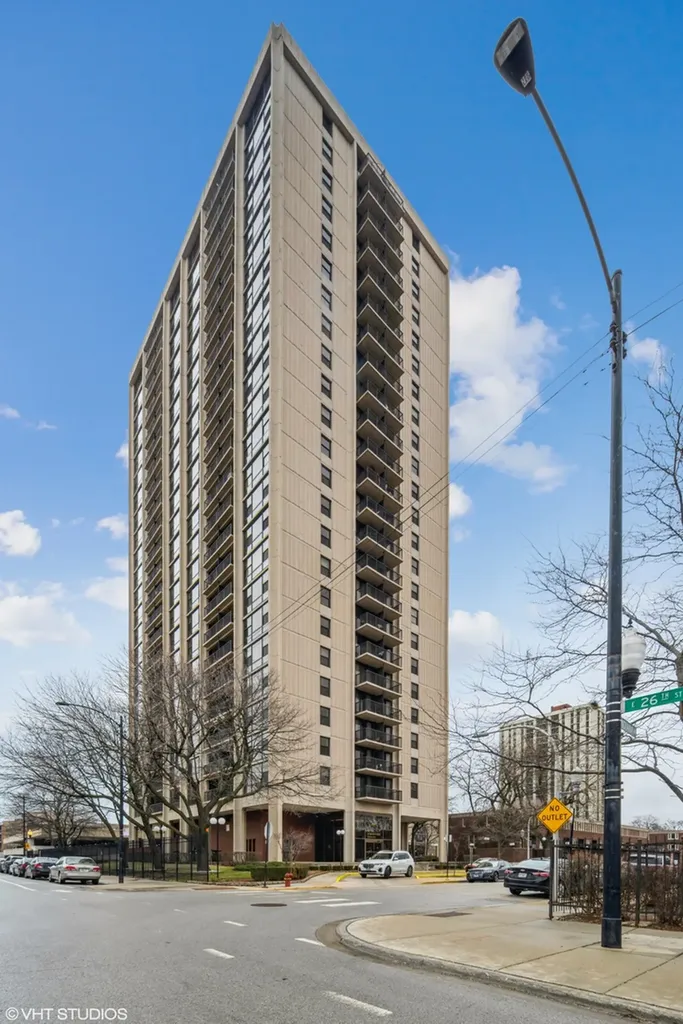 2605 South Indiana Avenue Chicago IL 60616