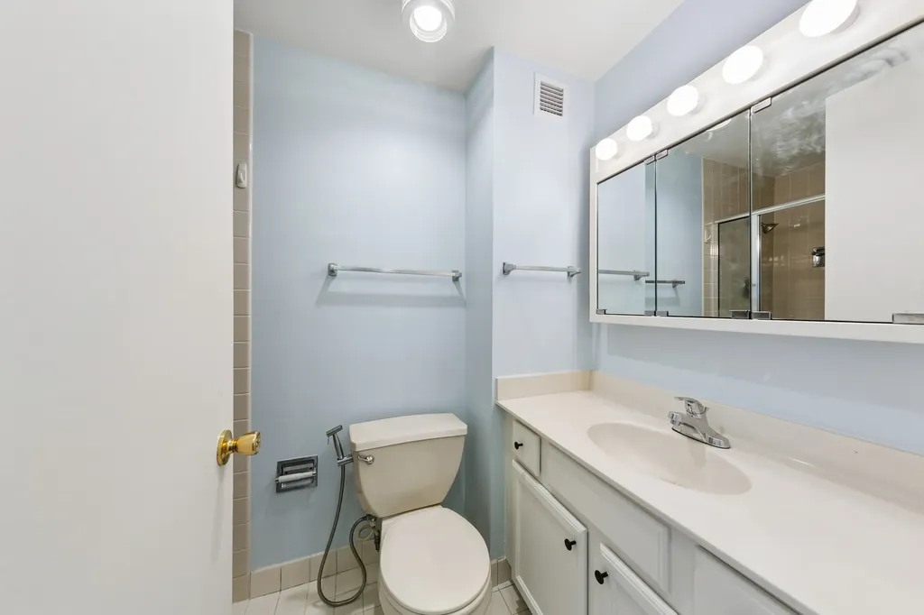 2605 South Indiana Avenue Chicago IL 60616