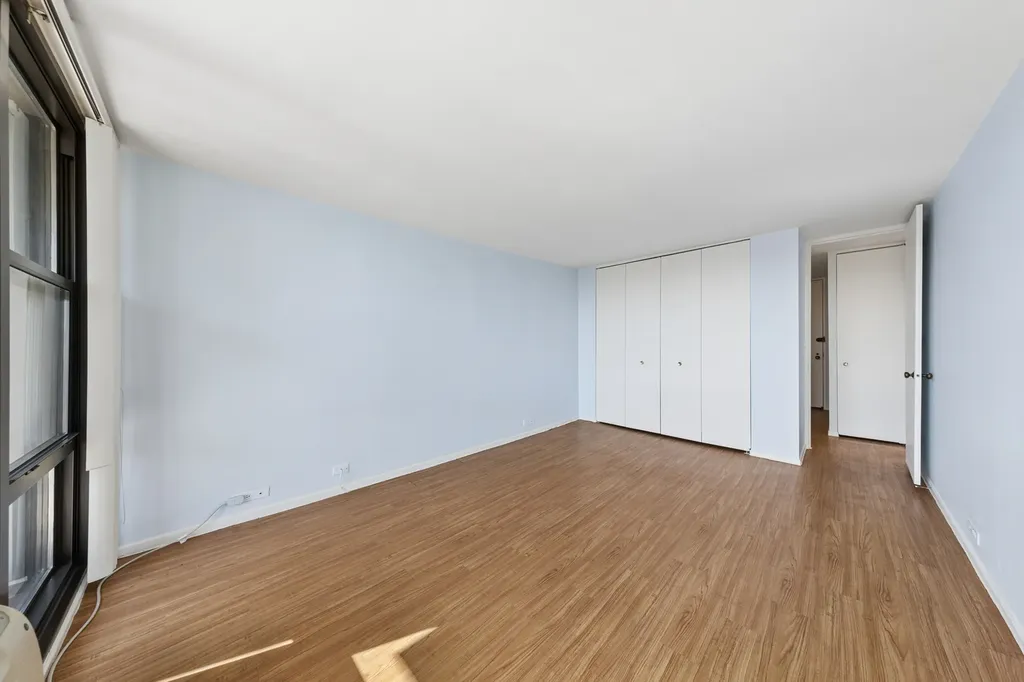 2605 South Indiana Avenue Chicago IL 60616