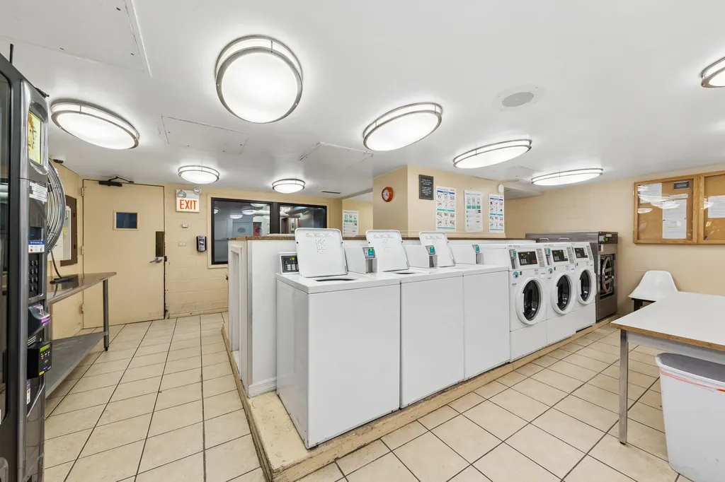 2605 South Indiana Avenue Chicago IL 60616
