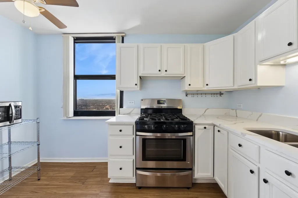 2605 South Indiana Avenue Chicago IL 60616