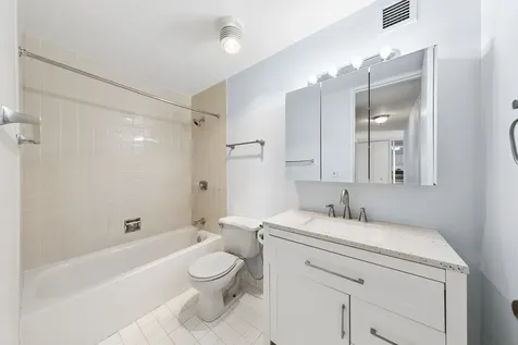 2605 South Indiana Avenue Chicago IL 60616