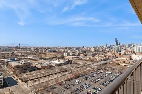 2605 South Indiana Avenue Chicago IL 60616