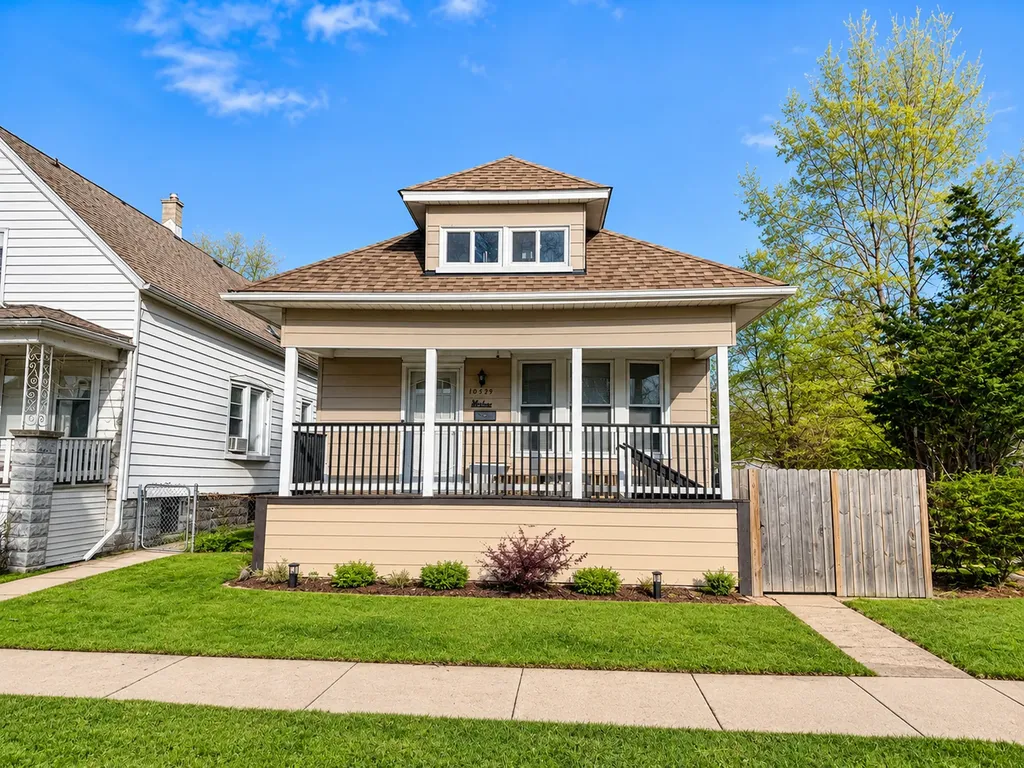 10529 South Perry Avenue Chicago IL 60628