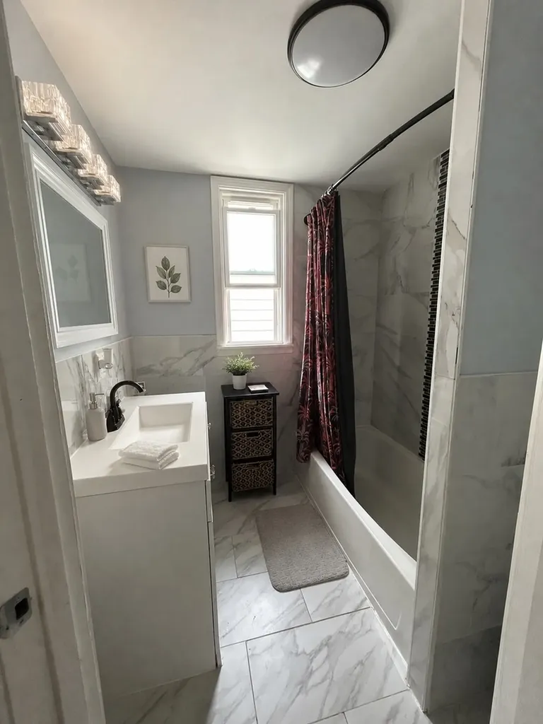 10529 South Perry Avenue Chicago IL 60628