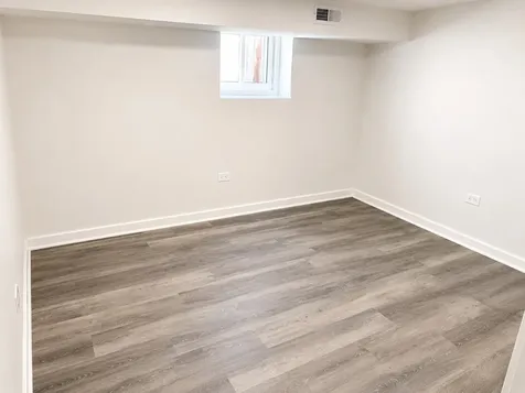 10529 South Perry Avenue Chicago IL 60628