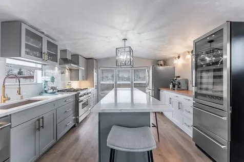 106 8TH Avenue Bartlett IL 60103