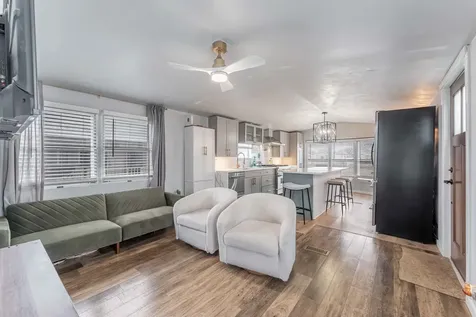 106 8TH Avenue Bartlett IL 60103