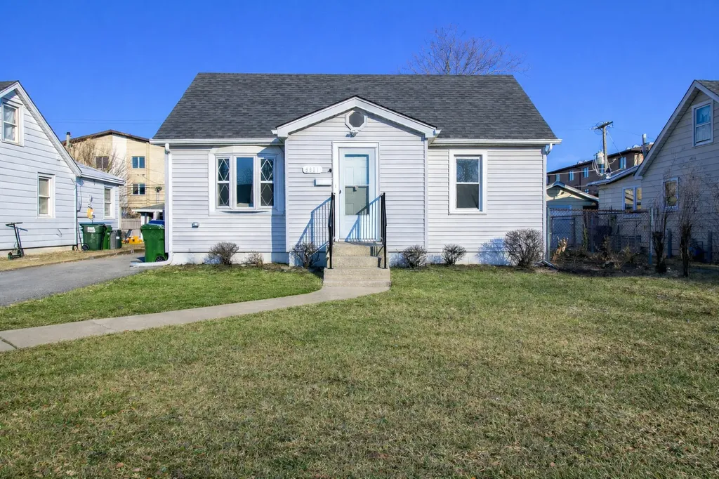 9821 Natoma Avenue Oak Lawn IL 60453
