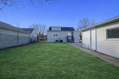 9821 Natoma Avenue Oak Lawn IL 60453