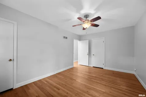 660 18TH Avenue East Moline IL 61244