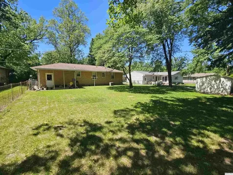 2025 West Hilltop Drive Quincy IL 62305