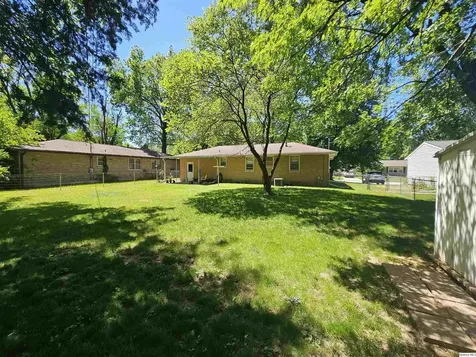 2025 West Hilltop Drive Quincy IL 62305