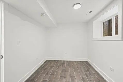 3934 North Sawyer Avenue Chicago IL 60618