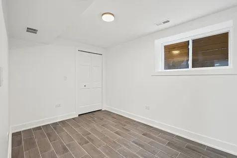 3934 North Sawyer Avenue Chicago IL 60618