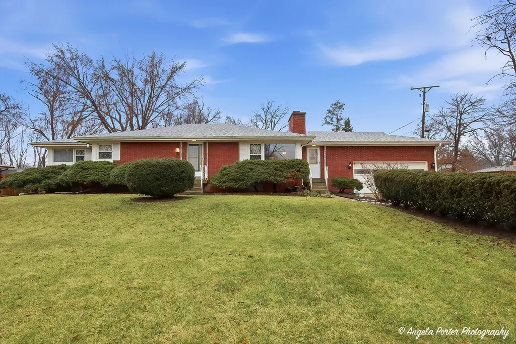 515 Country Club Drive Mchenry IL 60050