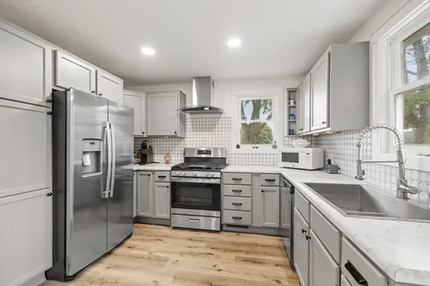 816 South Jefferson Avenue Dixon IL 61021
