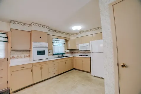 100 West Herron Court Watseka IL 60970
