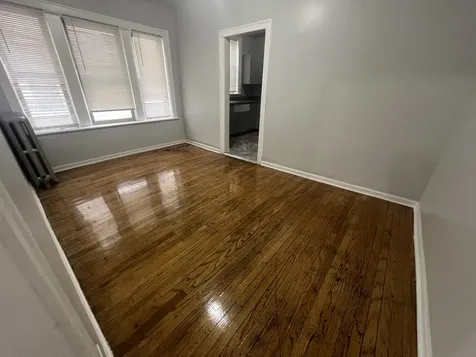 2049 East 68th Street Chicago IL 60649