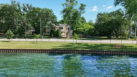 691 Lake Avenue Crystal Lake IL 60014