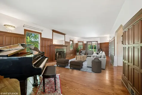 691 Lake Avenue Crystal Lake IL 60014