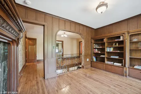 691 Lake Avenue Crystal Lake IL 60014
