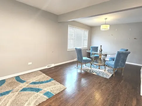 678 Muskegon Avenue Calumet City IL 60409
