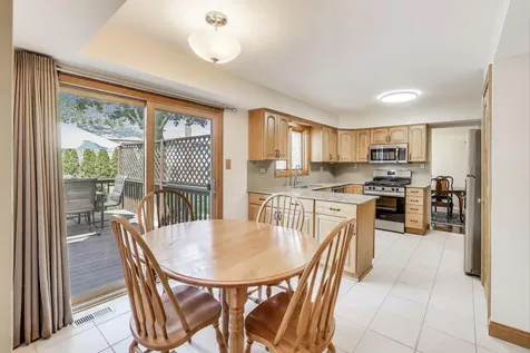 206 West Hintz Road Arlington Heights IL 60004