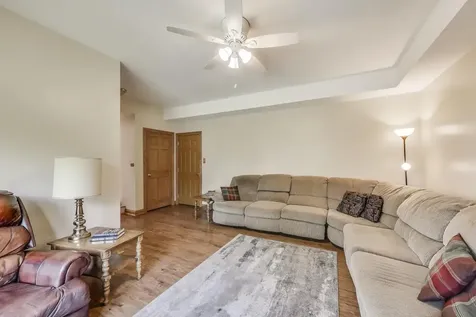 206 West Hintz Road Arlington Heights IL 60004