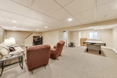 206 West Hintz Road Arlington Heights IL 60004