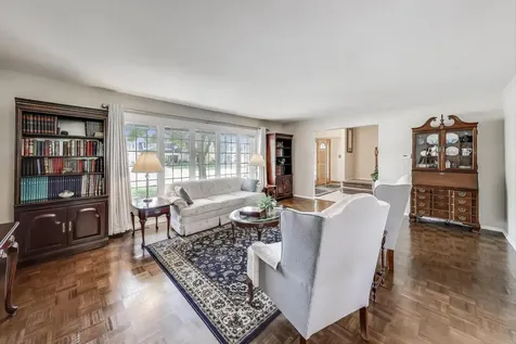 206 West Hintz Road Arlington Heights IL 60004