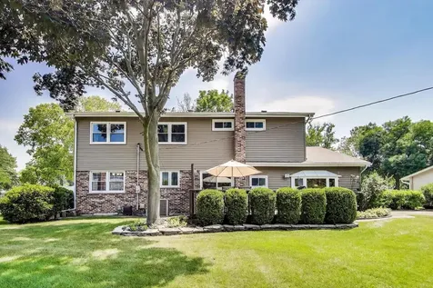 206 West Hintz Road Arlington Heights IL 60004