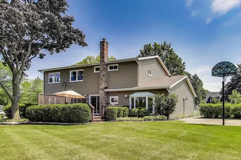 206 West Hintz Road Arlington Heights IL 60004