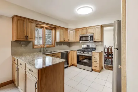 206 West Hintz Road Arlington Heights IL 60004