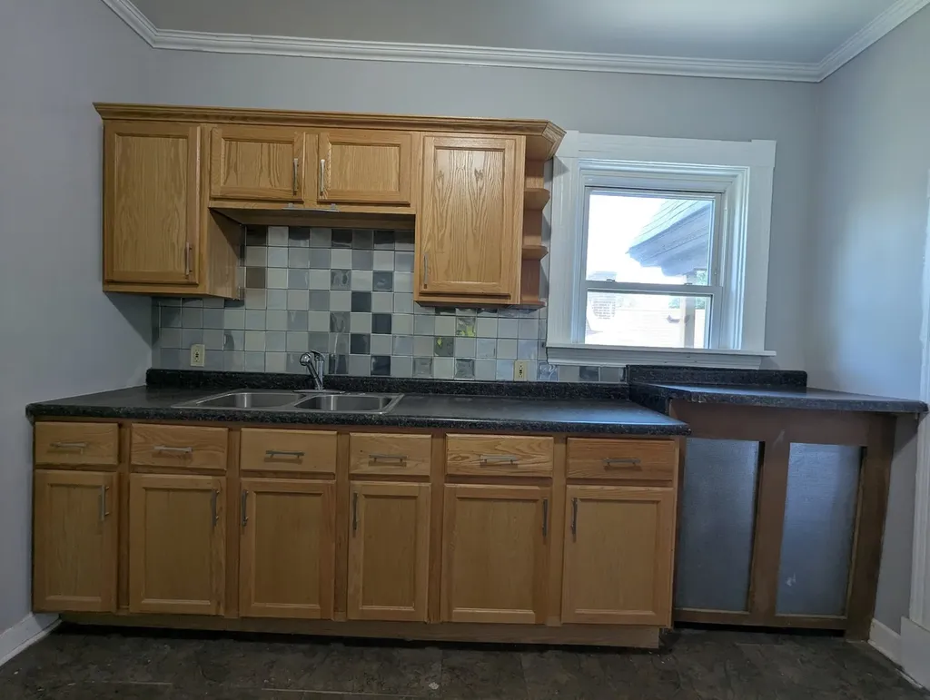 8817 South Elizabeth Street Chicago IL 60620
