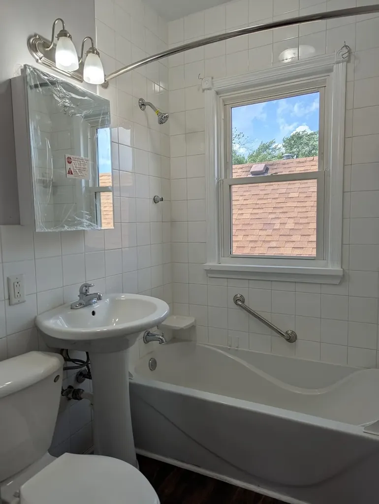 8817 South Elizabeth Street Chicago IL 60620