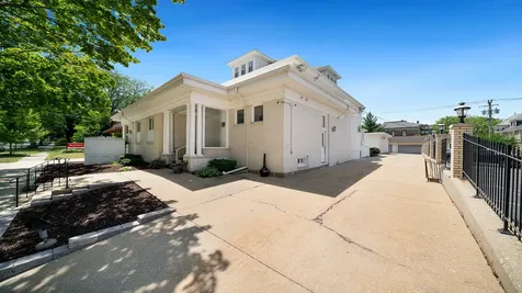 213 Crawford Avenue Dixon IL 61021
