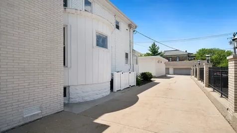 213 Crawford Avenue Dixon IL 61021