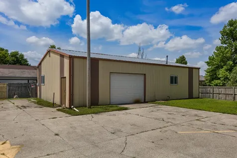 208 West Curtis Road Savoy IL 61874