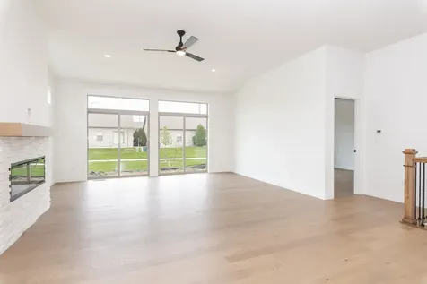 1922 Dunraven Road Bloomington IL 61704