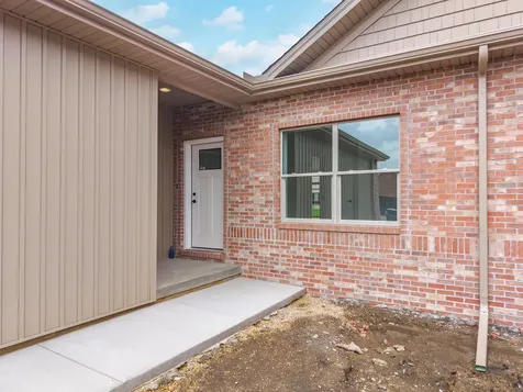 1922 Dunraven Road Bloomington IL 61704