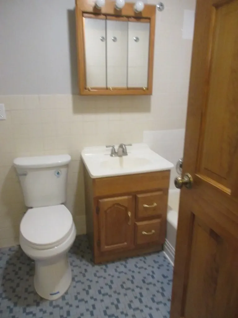 2012 West 111th Street Chicago IL 60643