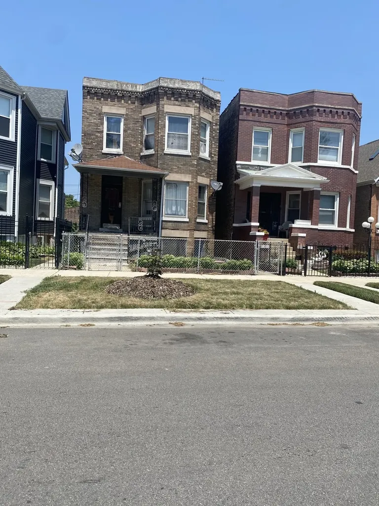 5026 West Fulton Street Chicago IL 60644